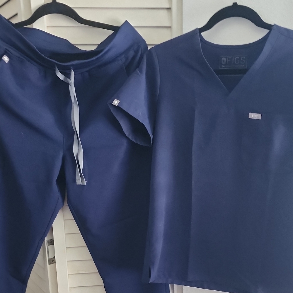 FigsDark Blue Scrub Ensemble